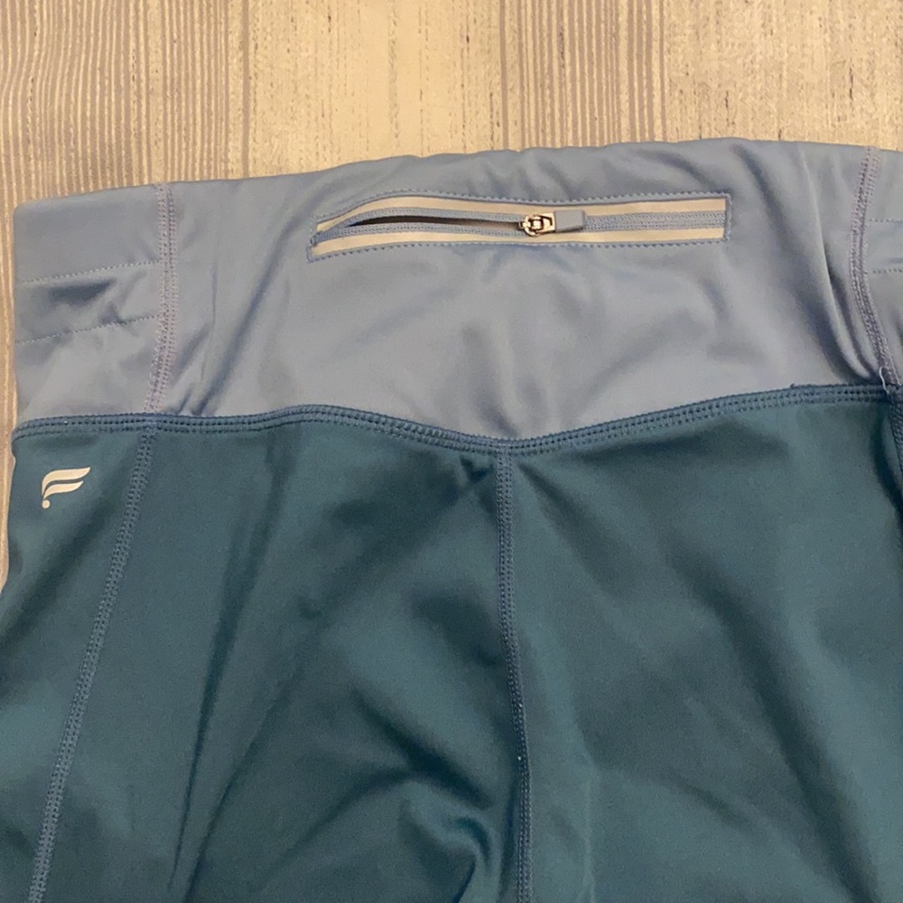 Blue Fabletics set - Picture 3 of 3